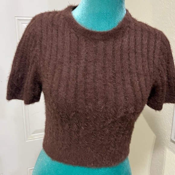 Zara sz small like new super soft crop short sleeve sweater - Picture 2 of 5